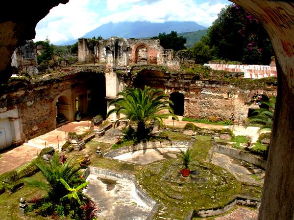 Le monastère d'Antigua