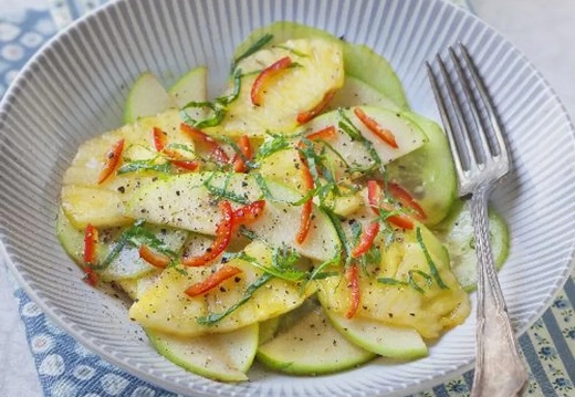 Salade indonesienne (1423 visites) Ingrédients
Pour la salade
4 œufs durs
1/2 chou de printemps
150 g de pois gourmands
1 c. à ... Salade indonesienne