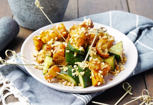 Rojak (1046 visites) Ingrédients
1 pomme verte
1 mangue pas trop mûre
½ ananas
12 feuilles de salade verte
½ co... Rojak