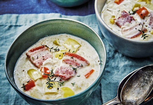 Soupe alsacienne aux poireaux et lard fumé (189 visites) Ingrédients
1 carotte
1 oignon jaune
2 blancs de poireaux
1 branche de céleri
140 g de semoul... Soupe alsacienne aux poireaux et lard fumé