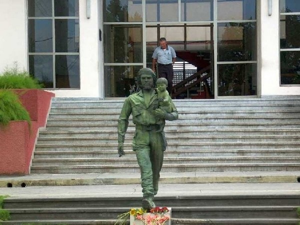 La statue du Che