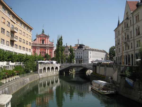 Un des nombreux ponts sur la Ljubljanica
