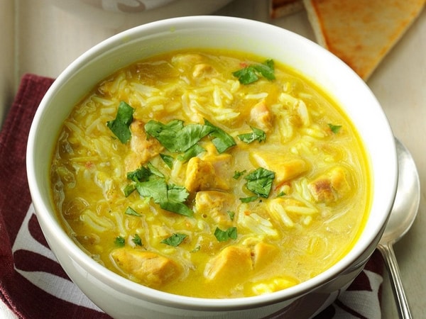 Soupe de poulet au curry